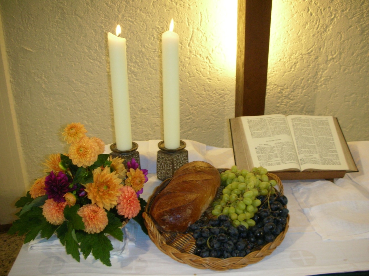 Der Altar am Erntedankfest 2012