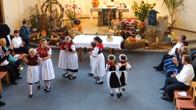 Trachtentanzgruppe am Erntedankfest 2017