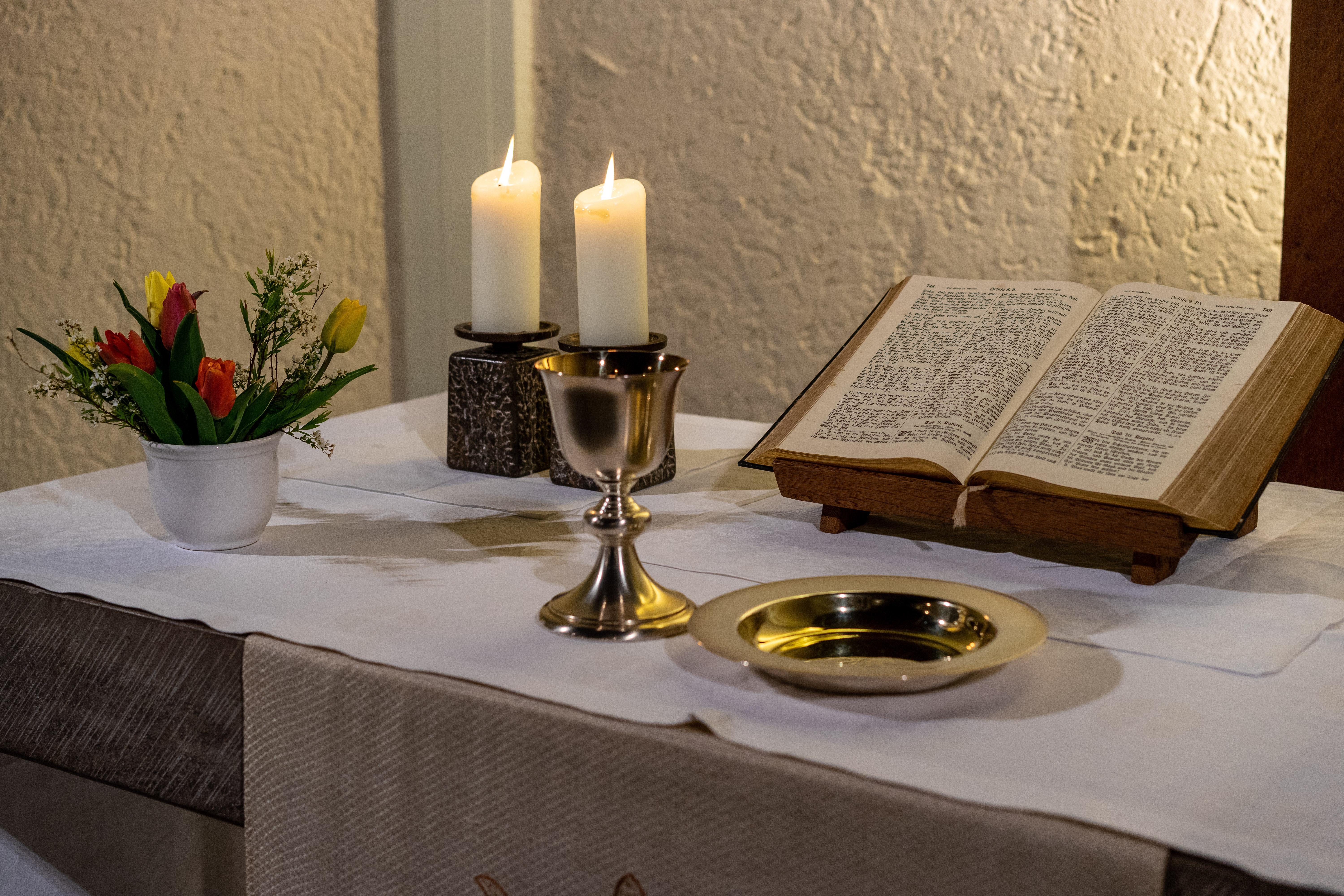 Sonntaggottesdienste und Video-Andachten finden im Wechsel statt