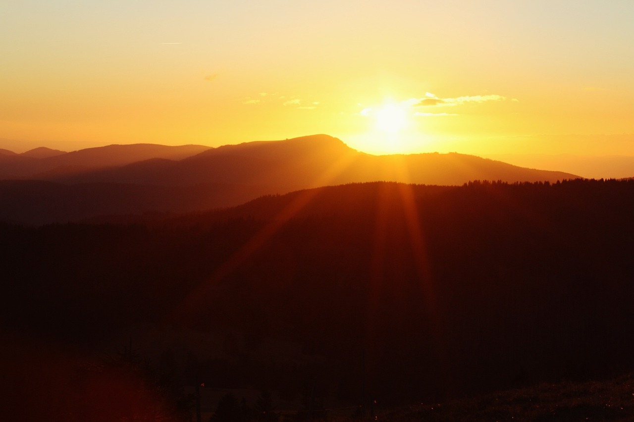 Sonnenaufgang am Belchen erleben